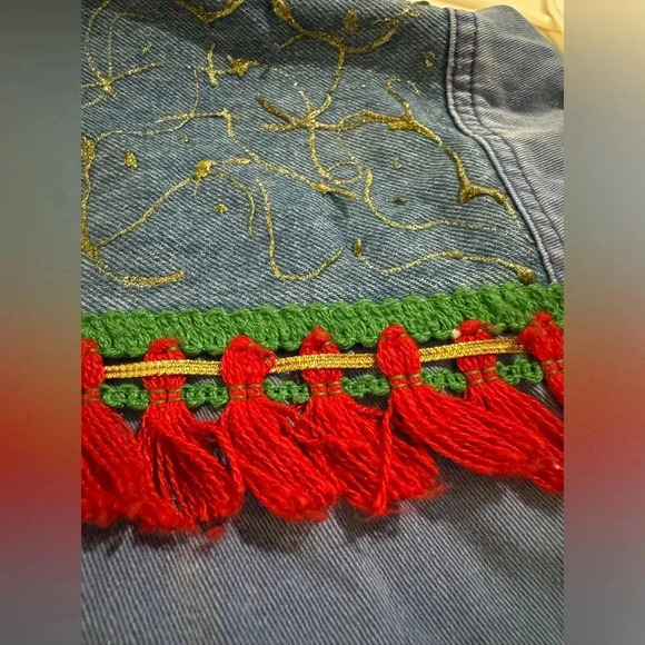 VTG Quiksilver Distressed Ugly Christmas Denim Jacket Tacky Kitsch Unique Fun - Picture 11 of 16